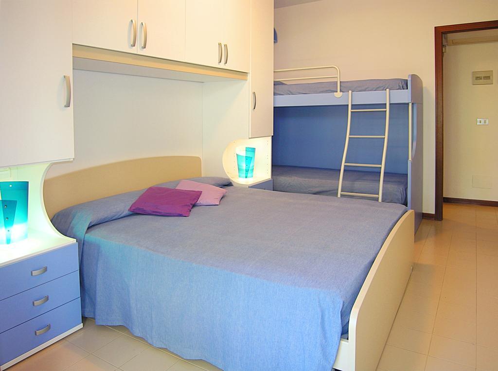 Apartment Gemini con Piscina Bibione Camera foto